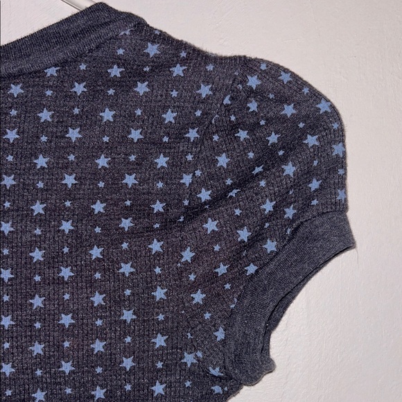 Y2K Waffle Cap Sleeve Emo Dark Gray Blue Star Pattern Top - Picture 5 of 6